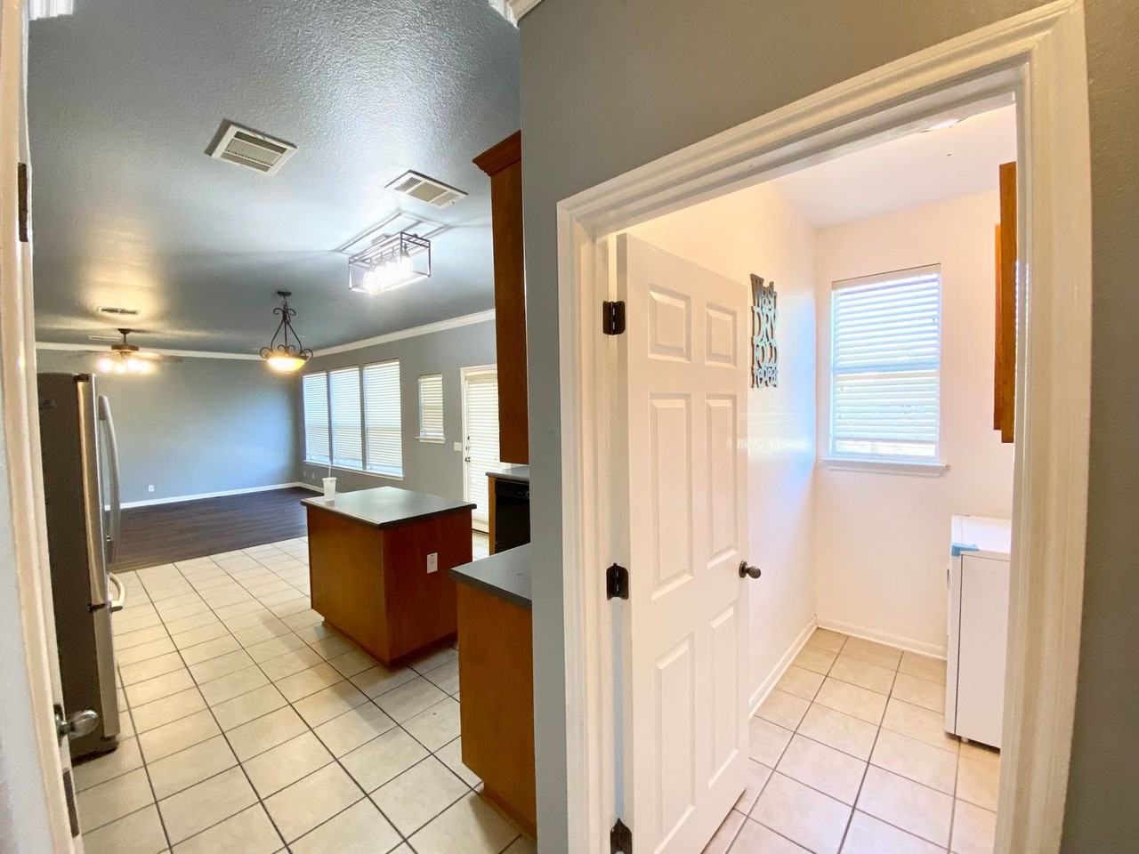 20412 Farm Pond Ln - Photo 4 of 19