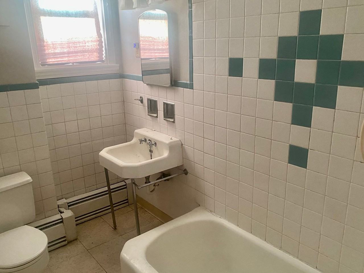 756 756 E. 5th Street - 756 E 5th - Photo 5 of 7