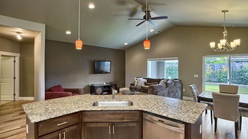 1061 Compton Way - Photo 3 of 19