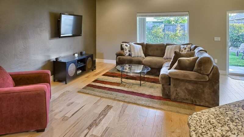 1061 Compton Way - Photo 4 of 19