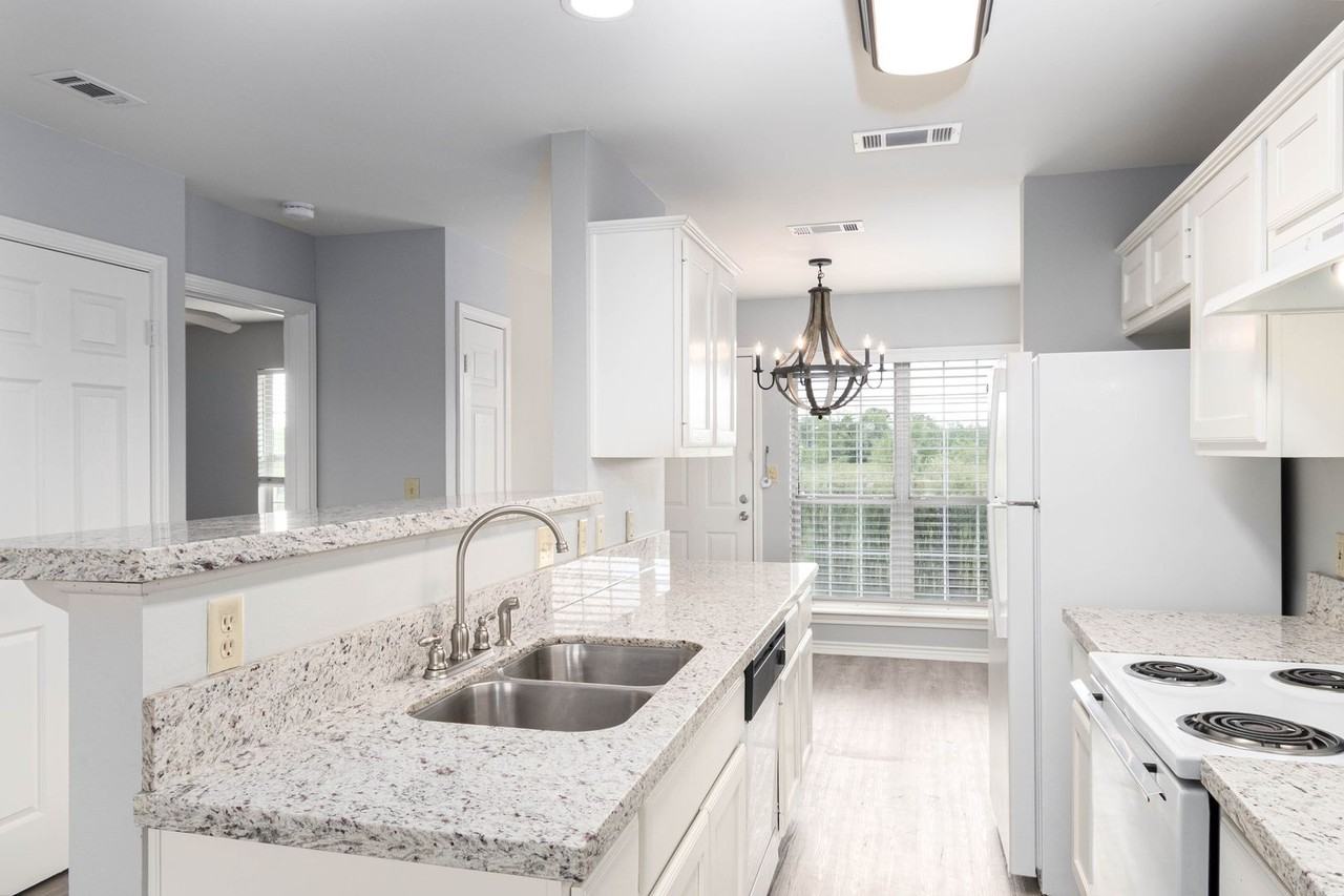1227 Flying Ace Cir - Photo 2 of 30