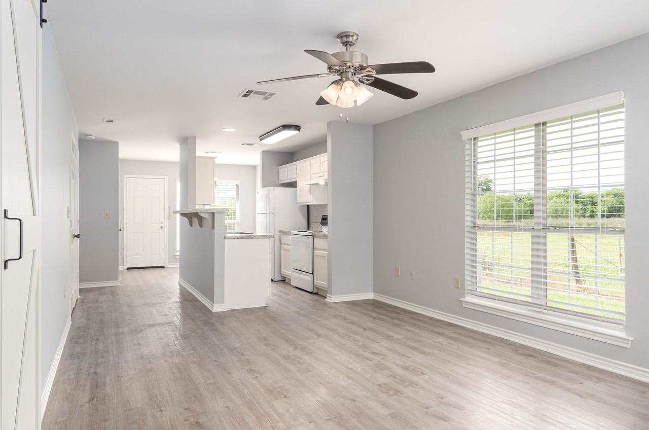 1227 Flying Ace Cir - Photo 5 of 30