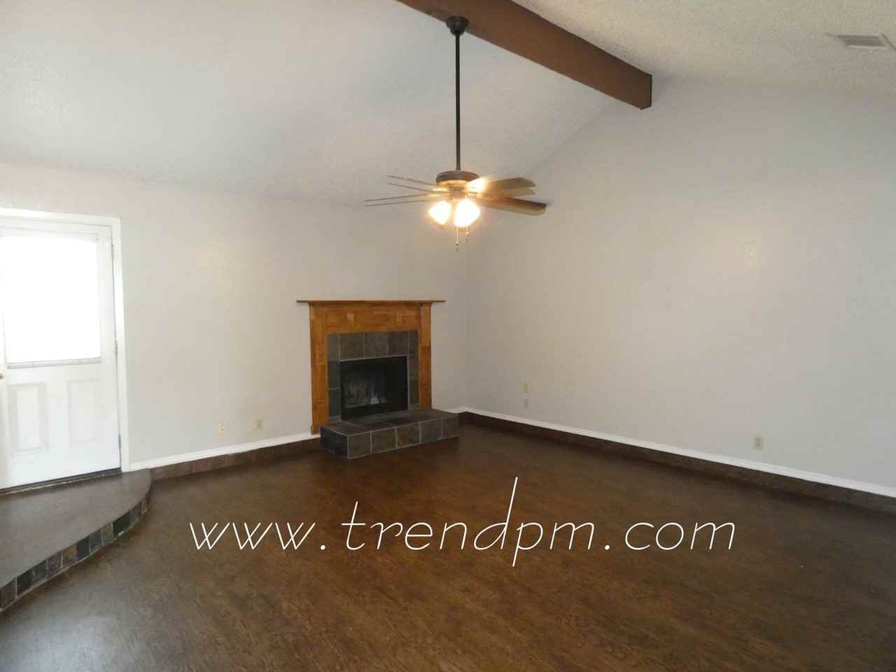 404 Asbury Dr - Photo 2 of 13
