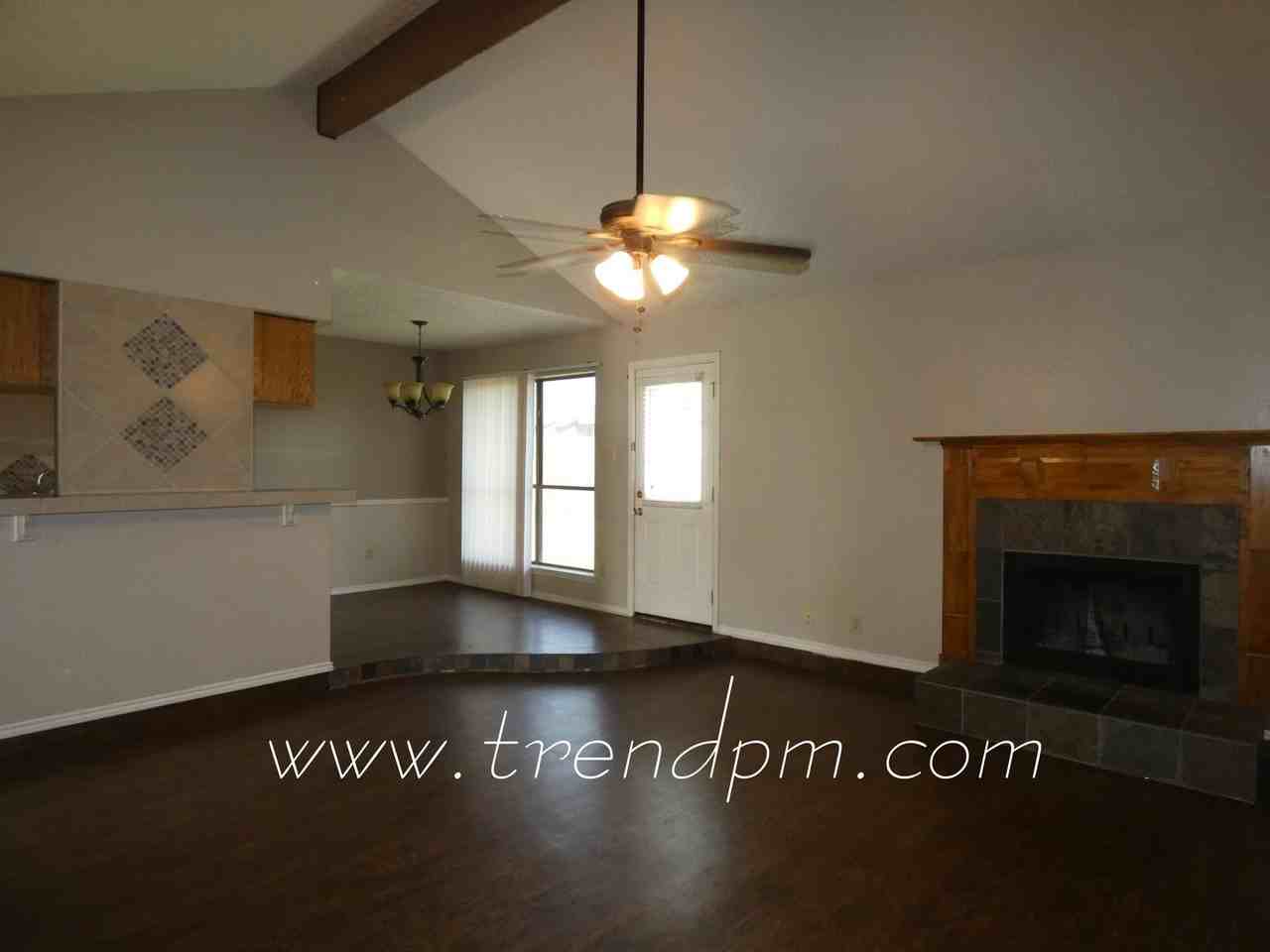 404 Asbury Dr - Photo 3 of 13