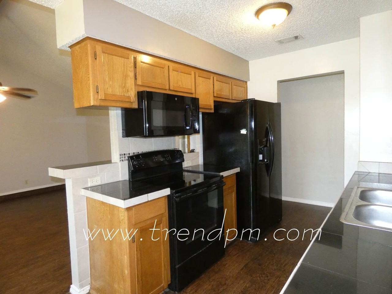 404 Asbury Dr - Photo 6 of 13