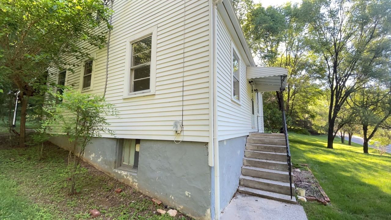 1810 Rutrough Rd Se - Photo 2 of 26