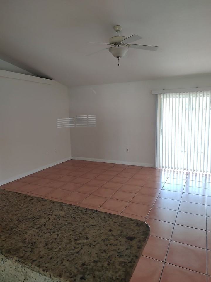 504 Albatross Dr - Photo 6 of 17