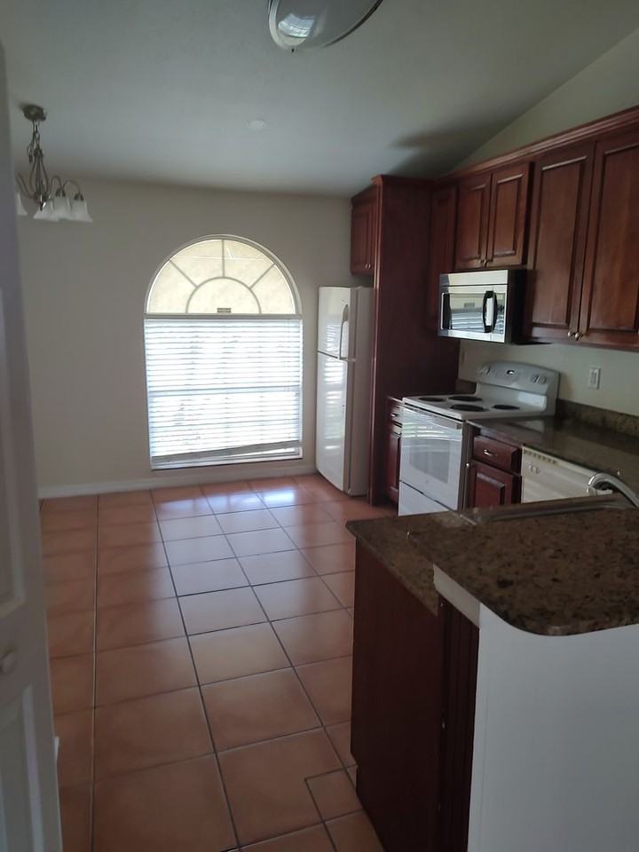 504 Albatross Dr - Photo 7 of 17