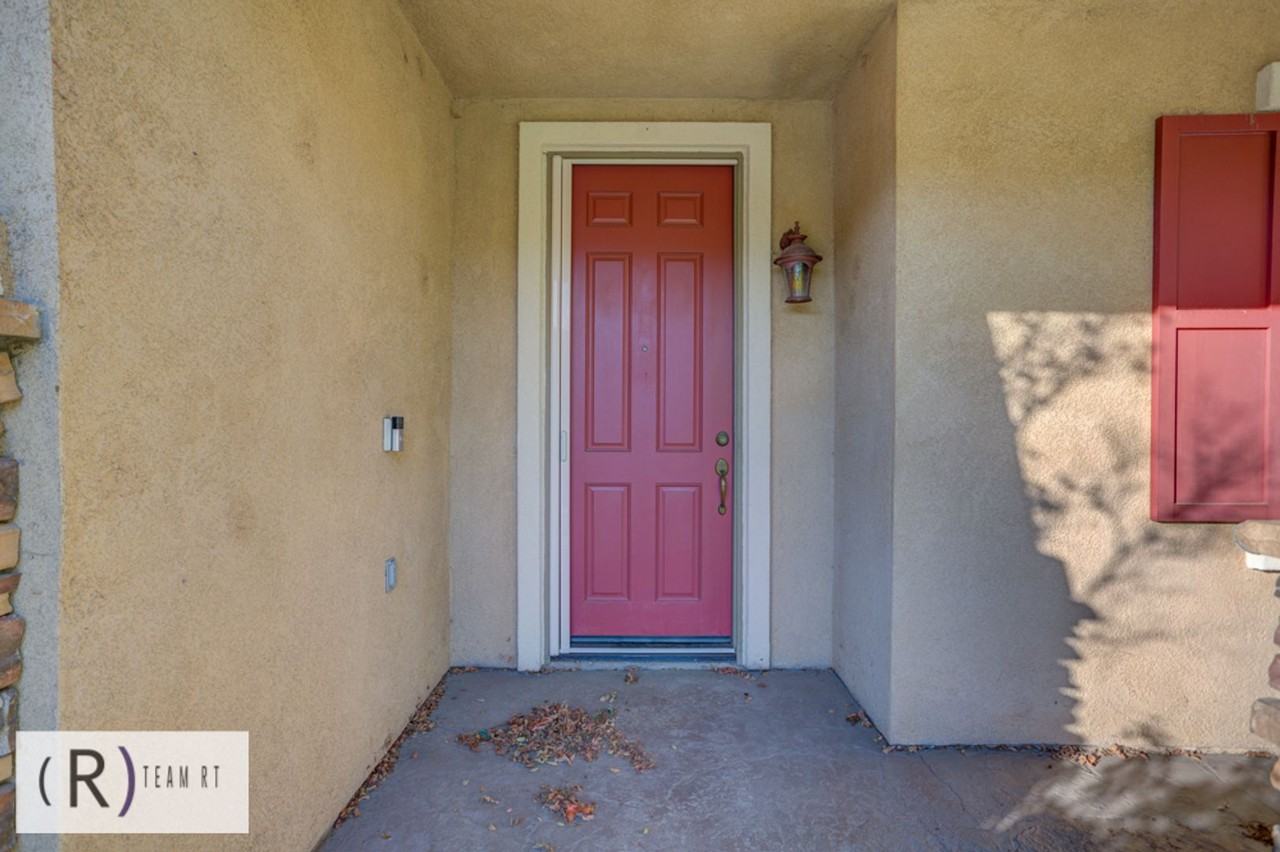 13724 Beaconsfield Ln - Photo 5 of 38