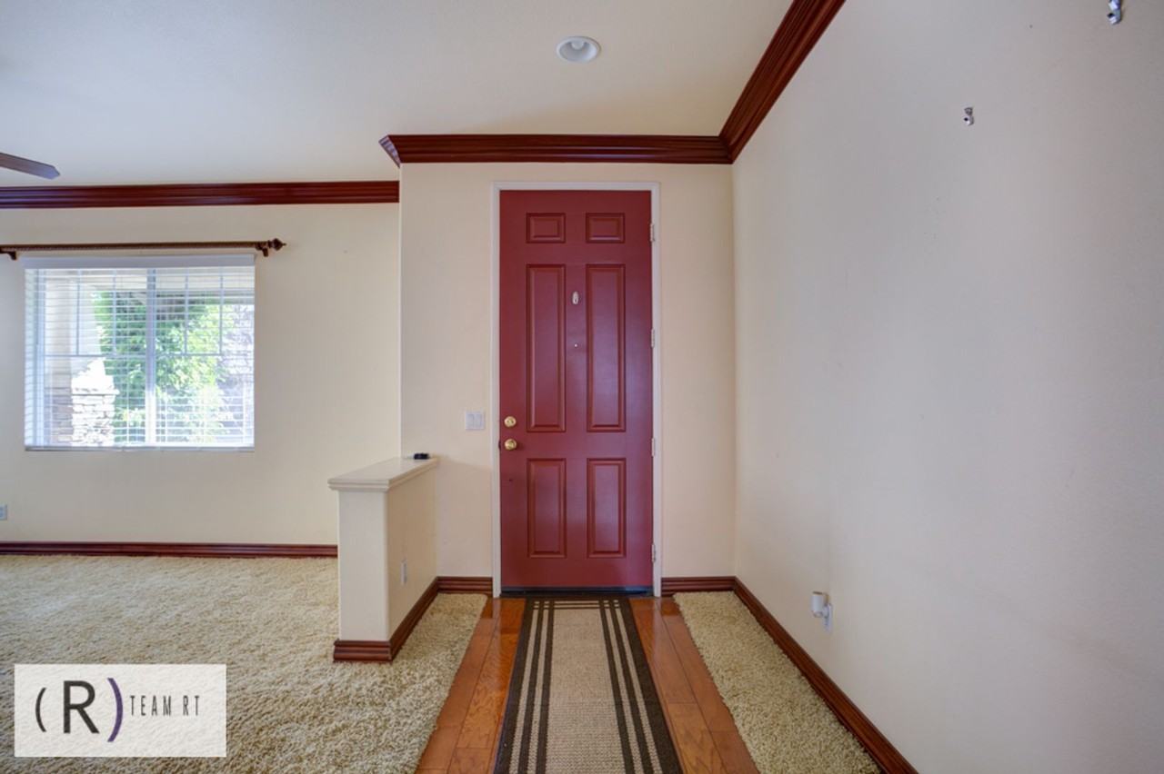 13724 Beaconsfield Ln - Photo 6 of 38