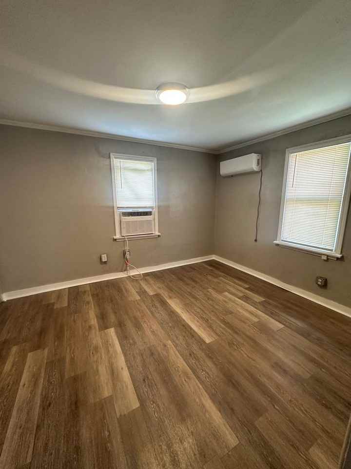3010 Line Ave - Photo 5 of 10