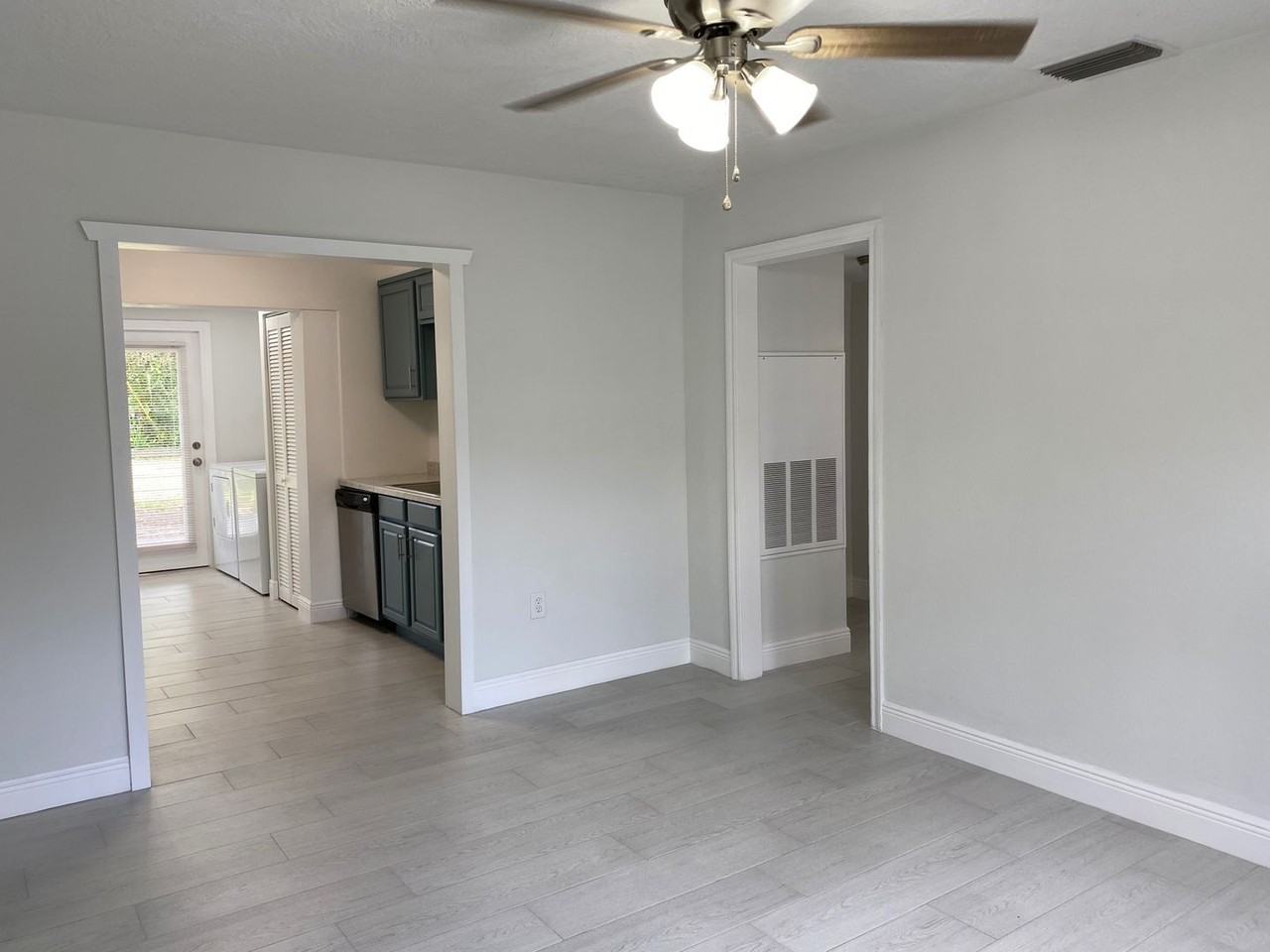925 Mead Ave - Photo 3 of 13