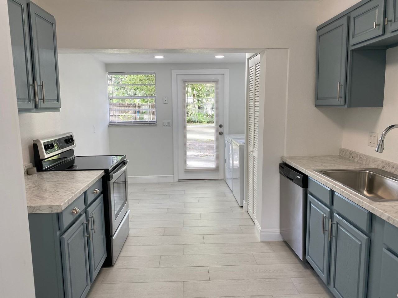 925 Mead Ave - Photo 4 of 13