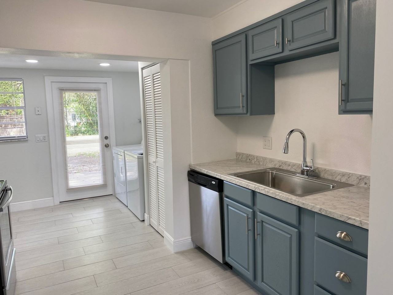 925 Mead Ave - Photo 5 of 13