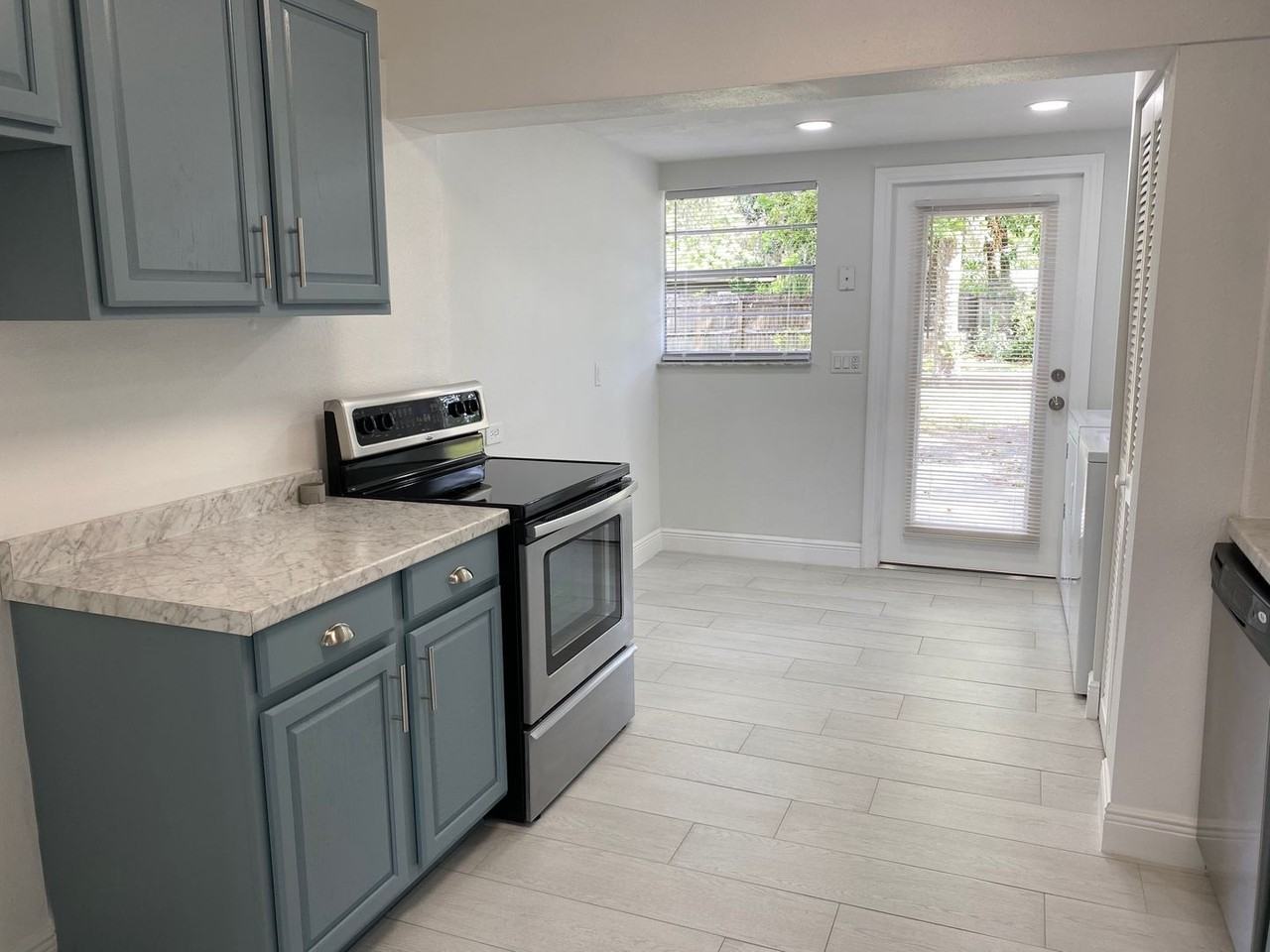 925 Mead Ave - Photo 6 of 13