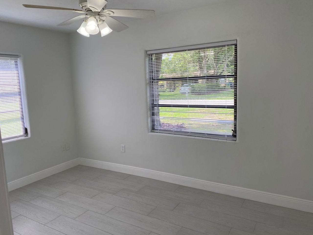 925 Mead Ave - Photo 7 of 13