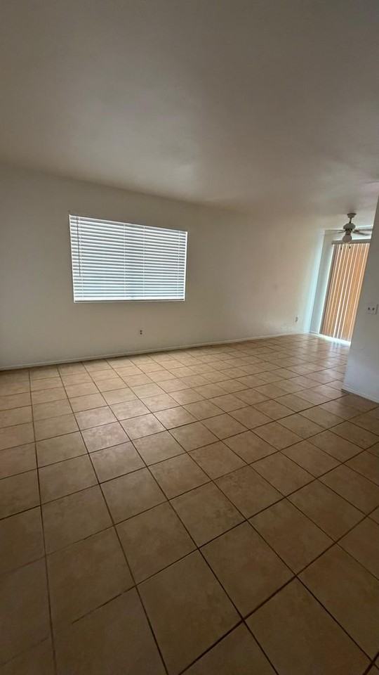 813 Steven St - Photo 6 of 16