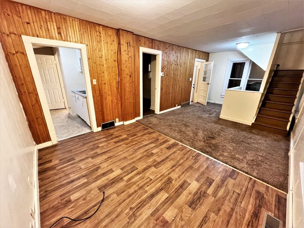 208 E 10th Ave - Photo 4 of 16
