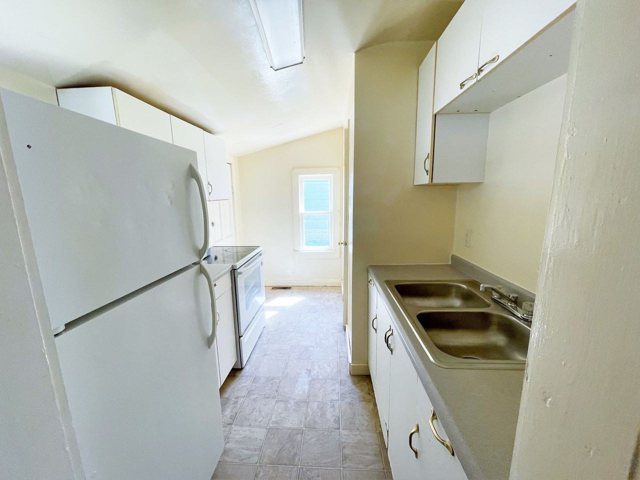 208 E 10th Ave - Photo 5 of 16