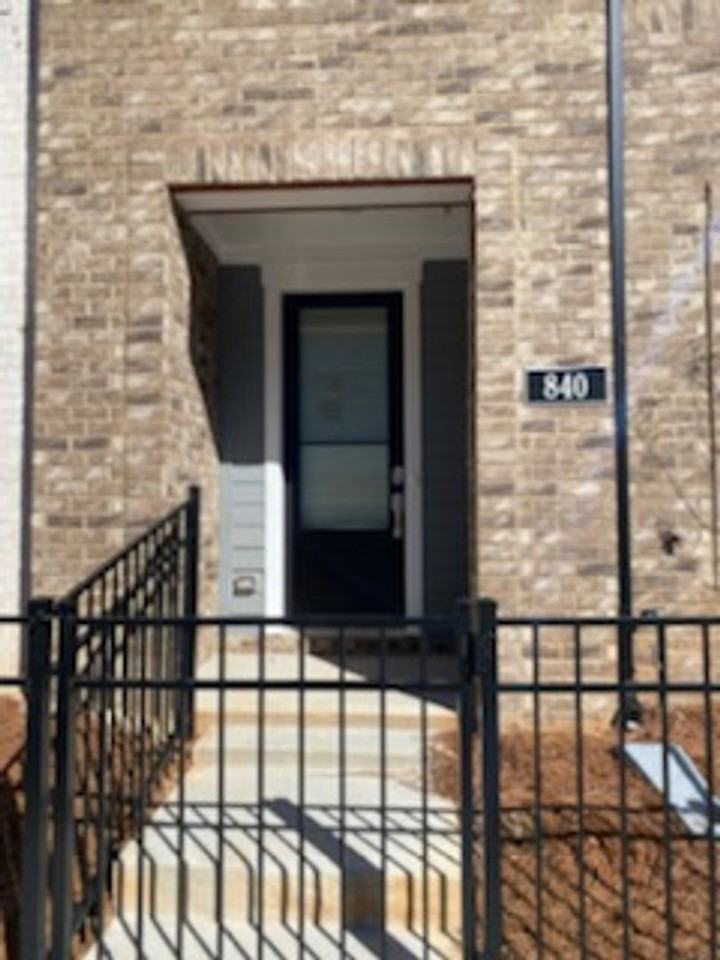 840 Kenway Ave - Photo 2 of 22