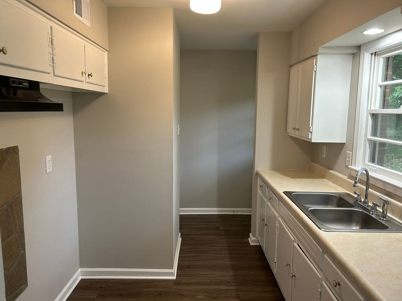 1296 Vicksburg Dr - Photo 4 of 14