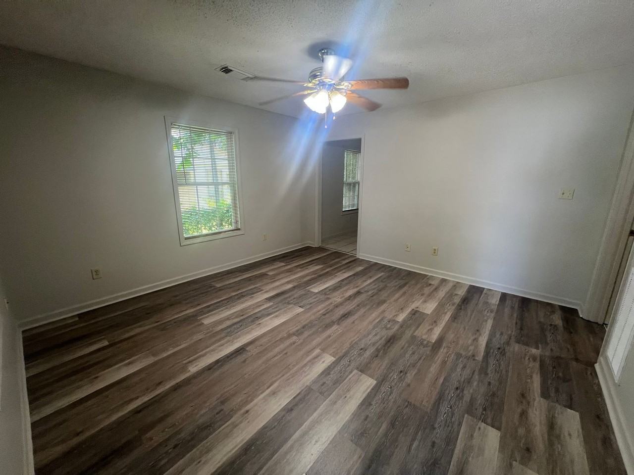 2510 11th Ct - Photo 3 of 14
