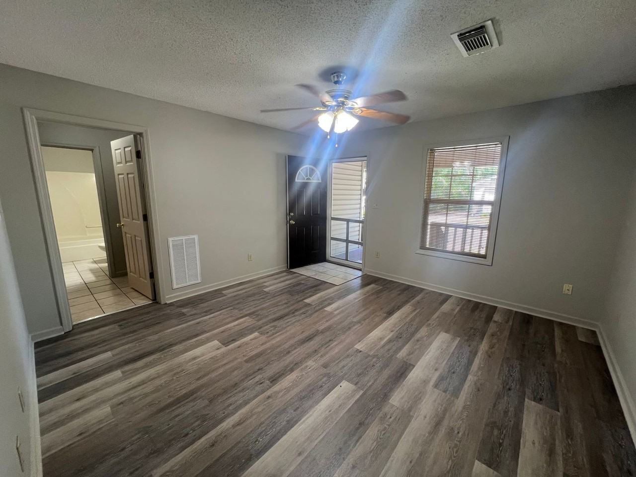 2510 11th Ct - Photo 4 of 14