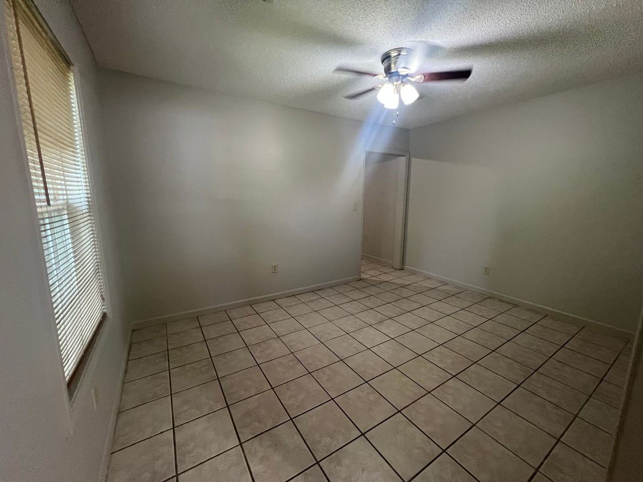 2510 11th Ct - Photo 5 of 14