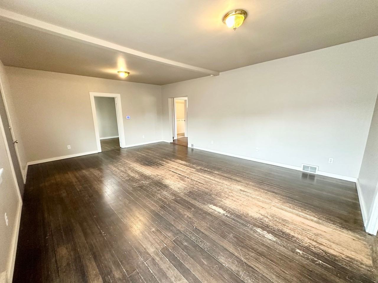 303 N 1st St - Photo 5 of 36