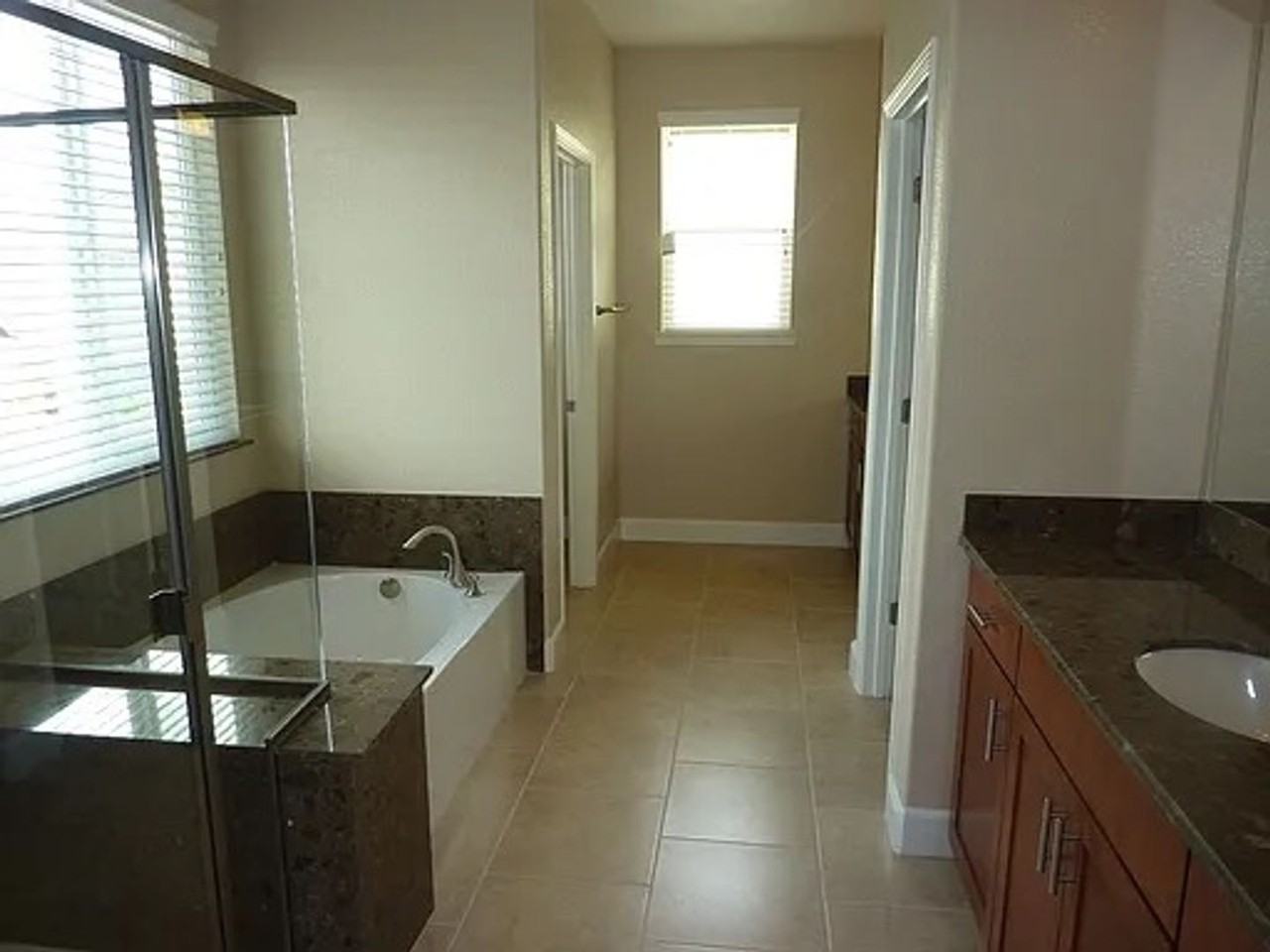 516 Dijon Pl - Photo 7 of 9