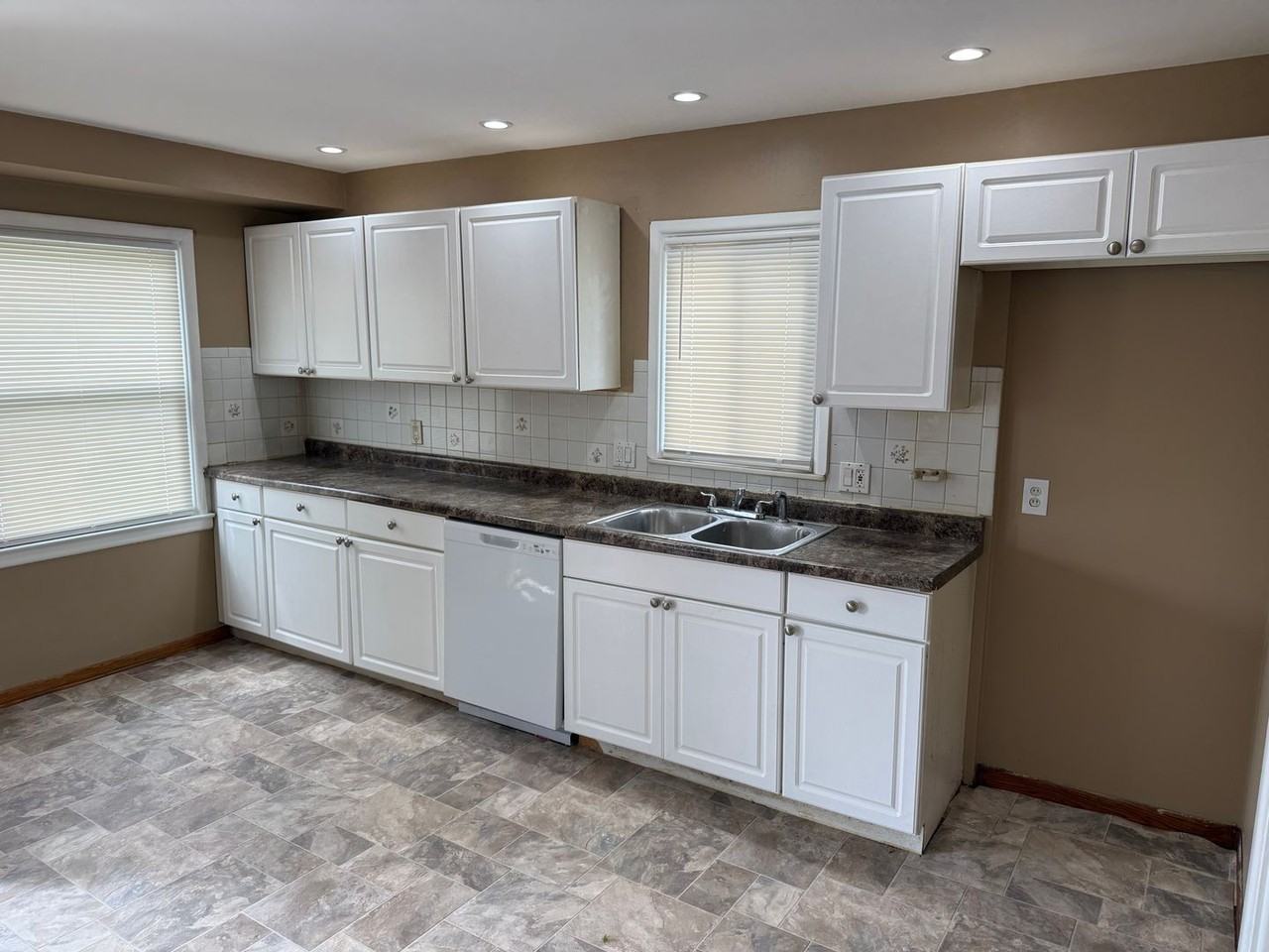 22066 Nevada Ave - Photo 2 of 7