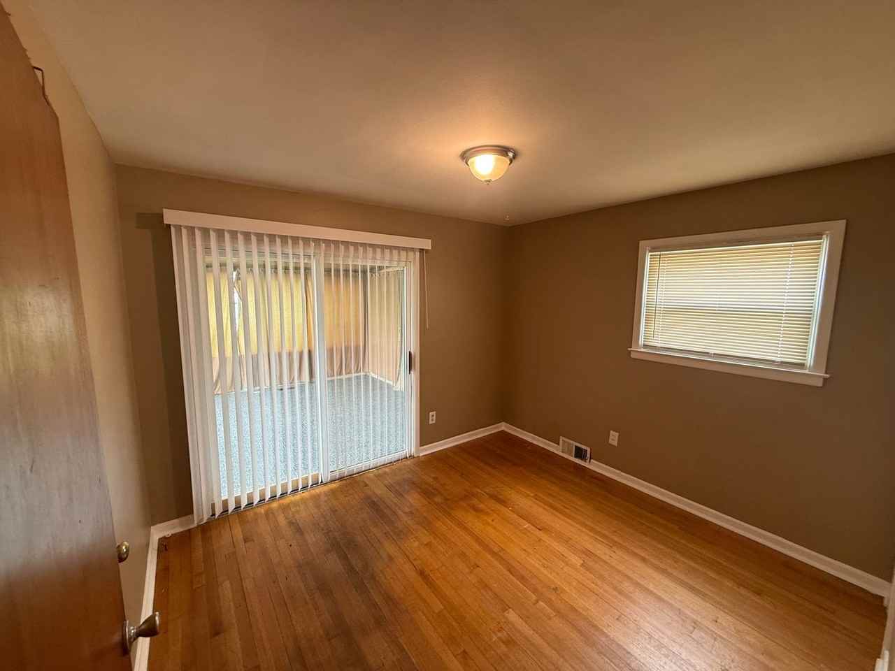 22066 Nevada Ave - Photo 5 of 7