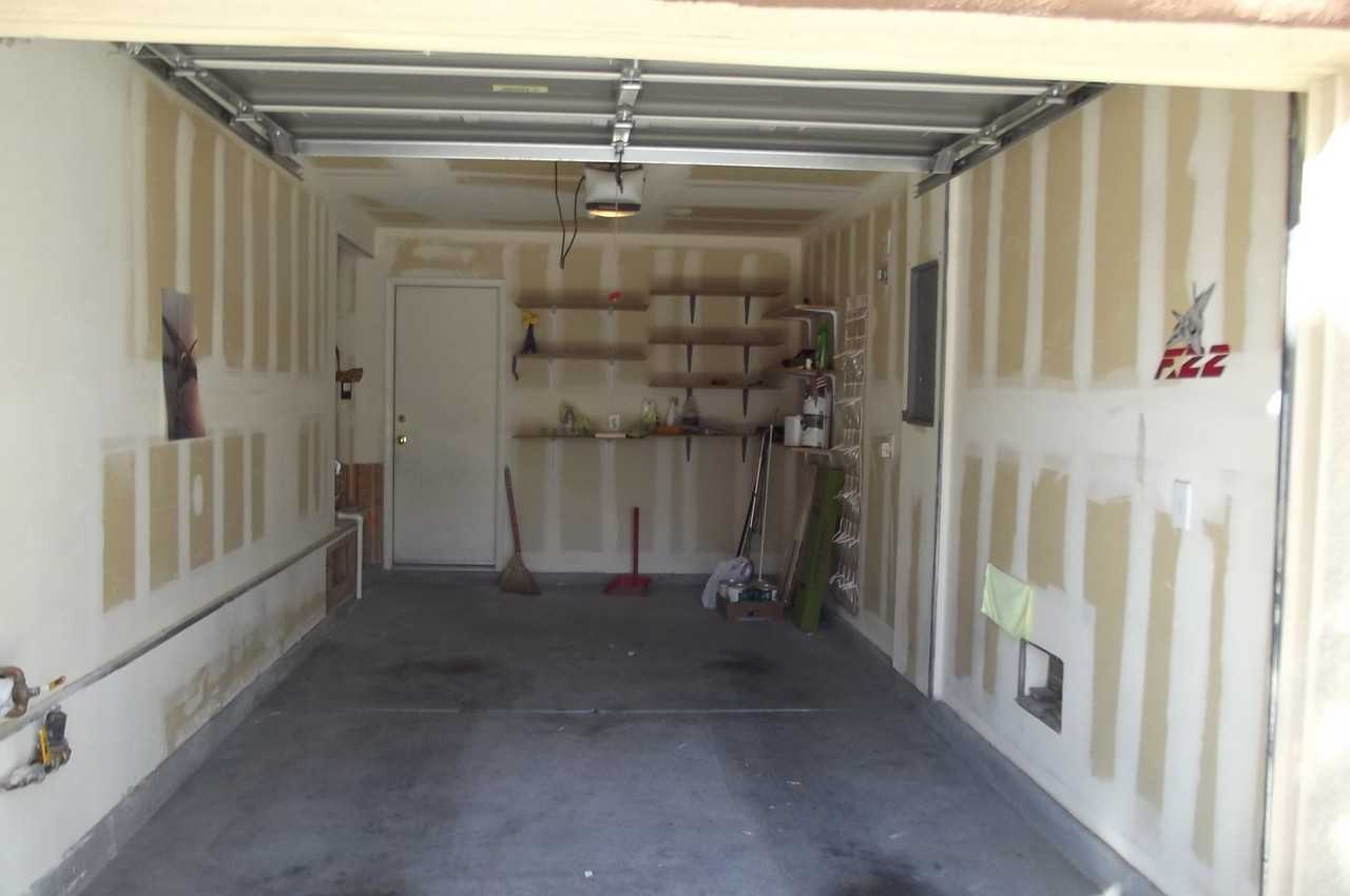 1291 Golden Apple St - Photo 3 of 11