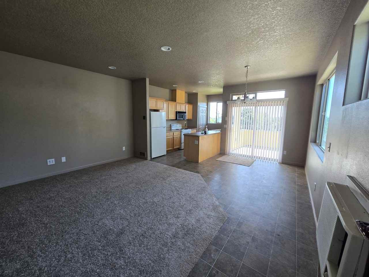 1714 Ne Lotus Dr - Photo 3 of 16