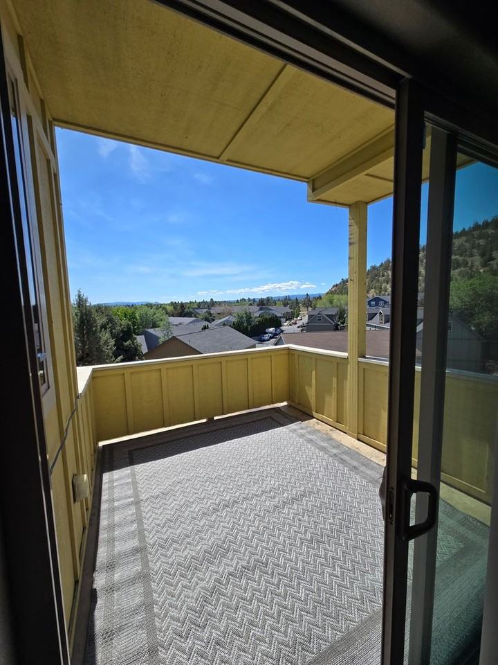 1714 Ne Lotus Dr - Photo 4 of 16