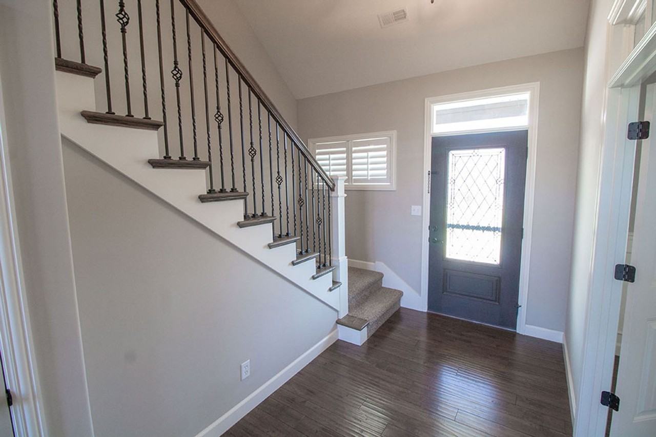 7407 Pemberton Dr - Photo 2 of 48