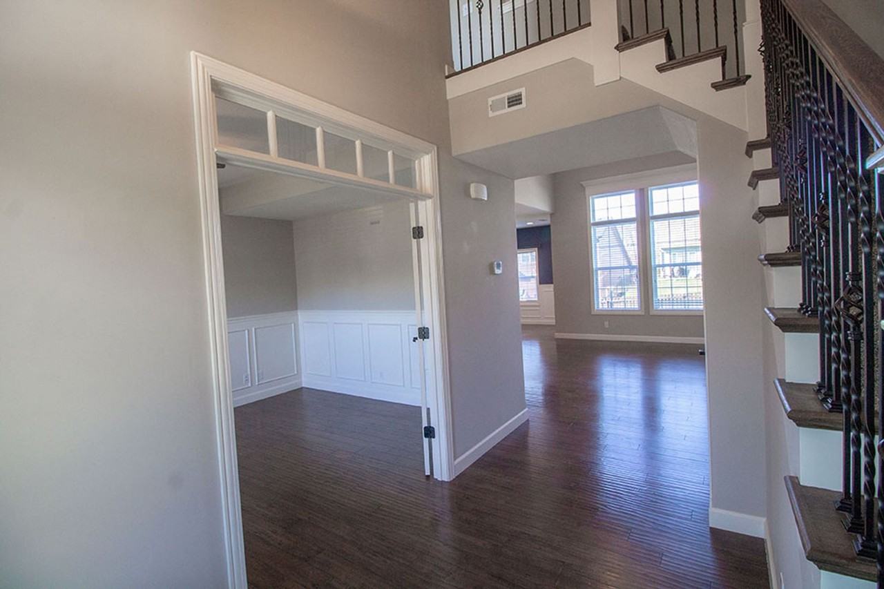 7407 Pemberton Dr - Photo 3 of 48