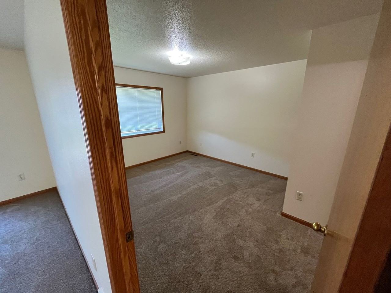 2622 Harvey Dr - Photo 3 of 5