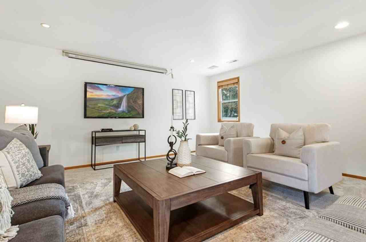 23219 Ne 10th Pl - Photo 4 of 32