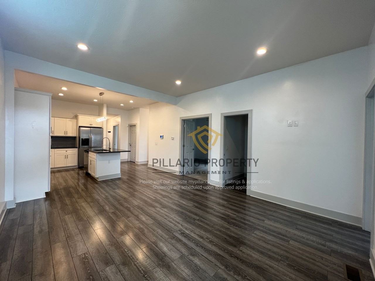406 Parkway Ave - Photo 4 of 21