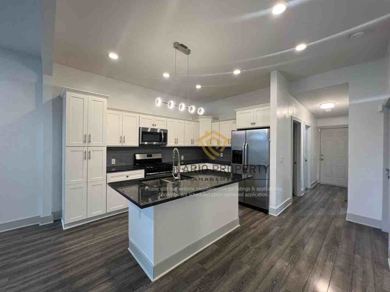 406 Parkway Ave - Photo 6 of 21