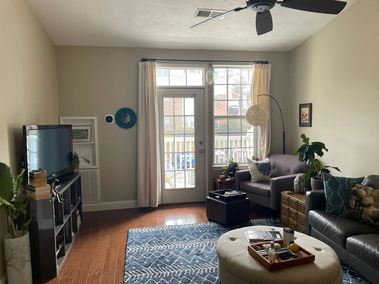 1075-301 1075-301 Weybridge Ct - CH 1075-301 (Investor) - Photo 4 of 12
