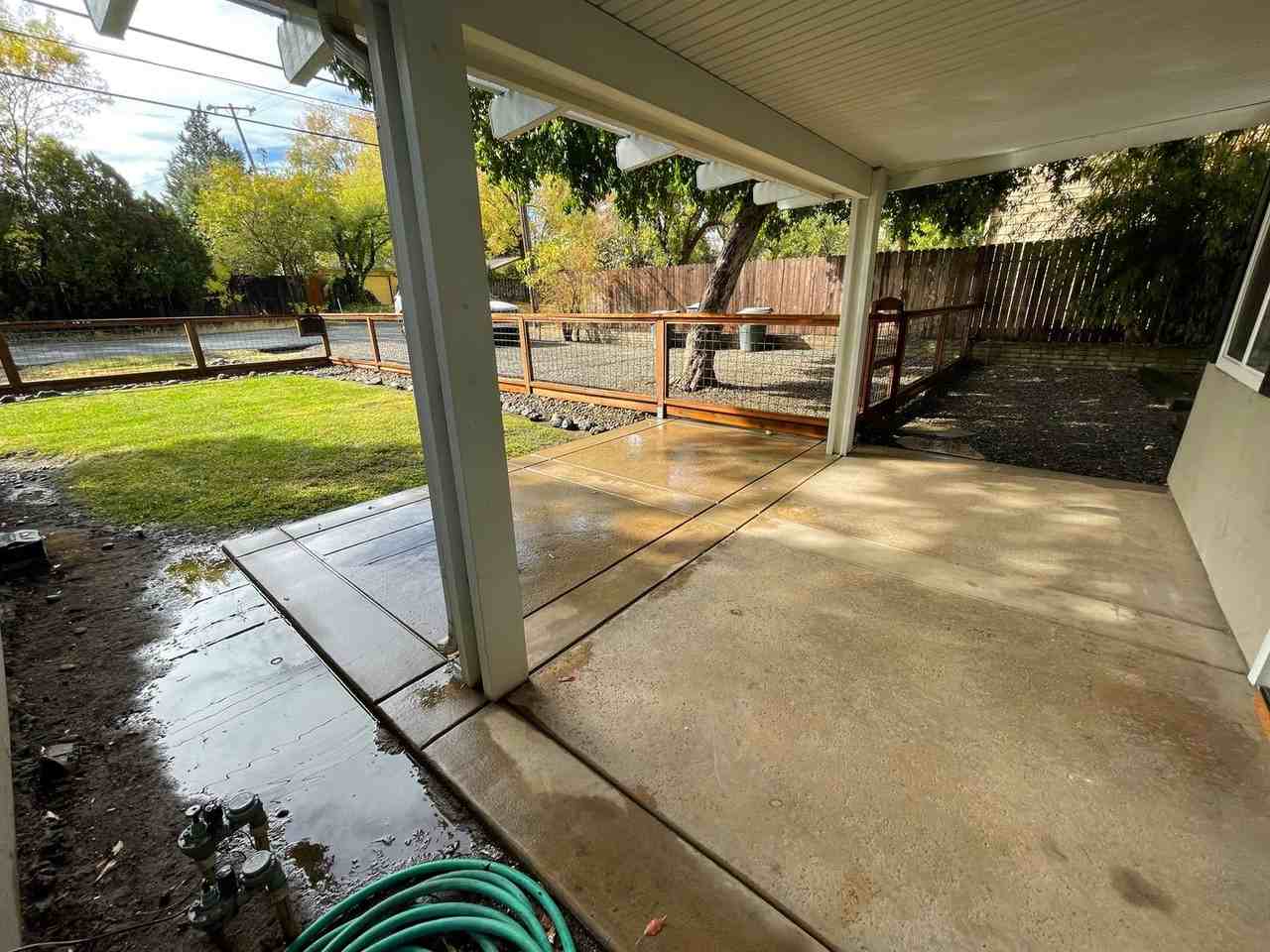 2647 Pope Ave - Photo 3 of 9
