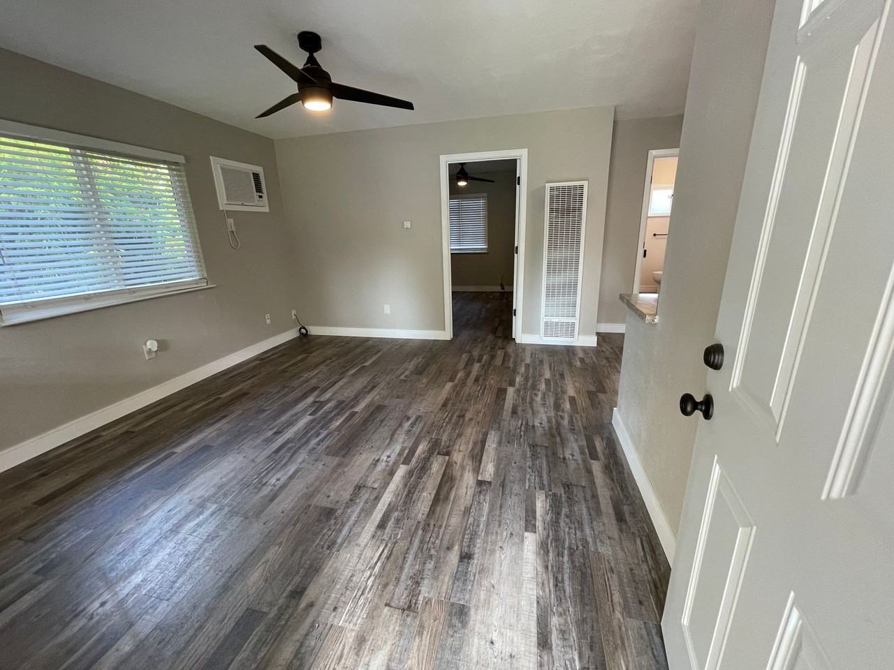 2647 Pope Ave - Photo 4 of 9