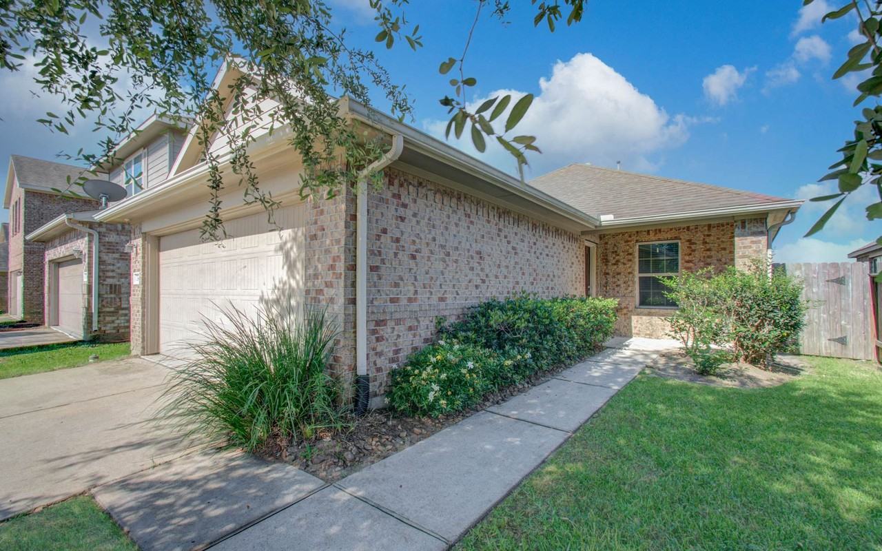 13822 Roman Ridge Ln - Photo 2 of 29
