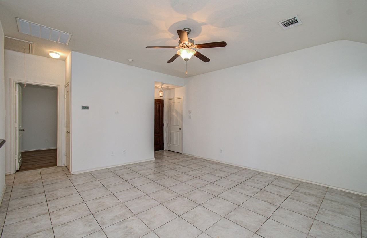 13822 Roman Ridge Ln - Photo 5 of 29