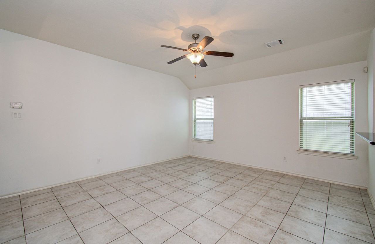 13822 Roman Ridge Ln - Photo 6 of 29