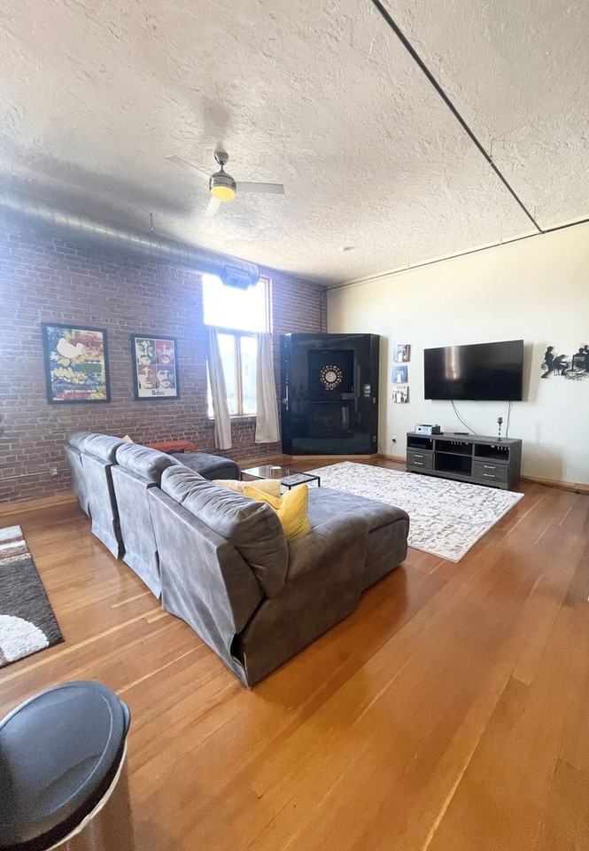 115 N Tejon St #B - Photo 2 of 11