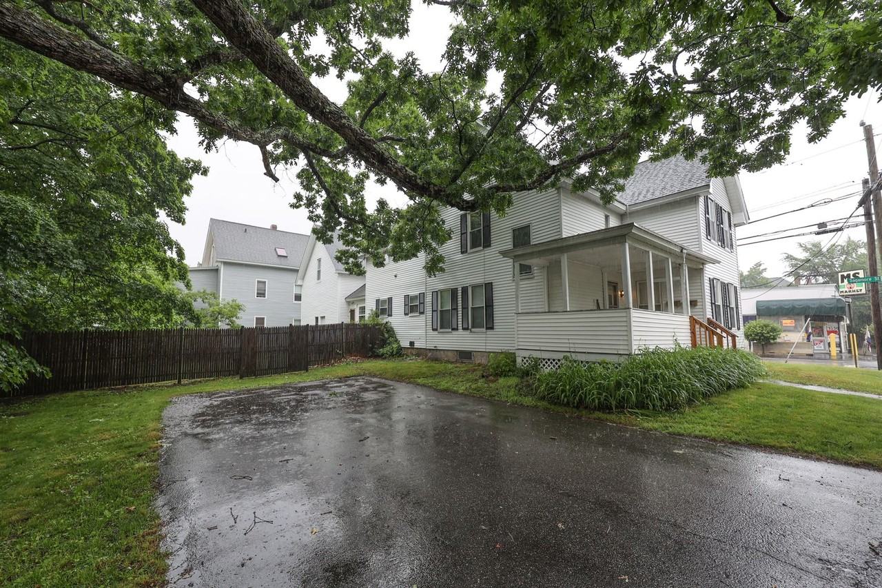 736 Maple St - Photo 3 of 25
