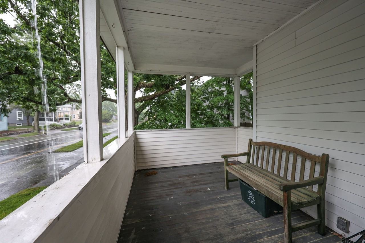 736 Maple St - Photo 4 of 25